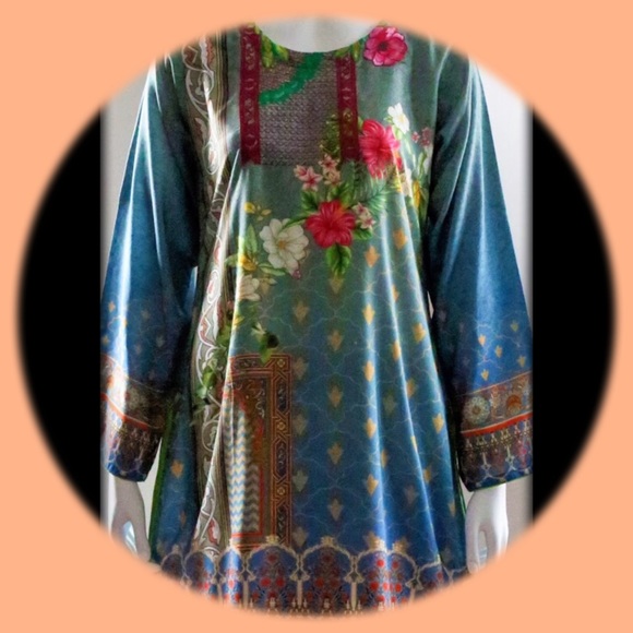 Tunic - Picture 6 of 9